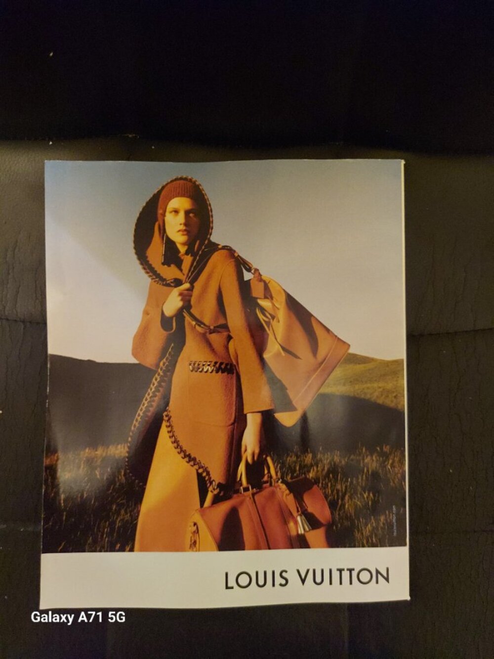 2 Magazine Bundle - Picture 4 of 7